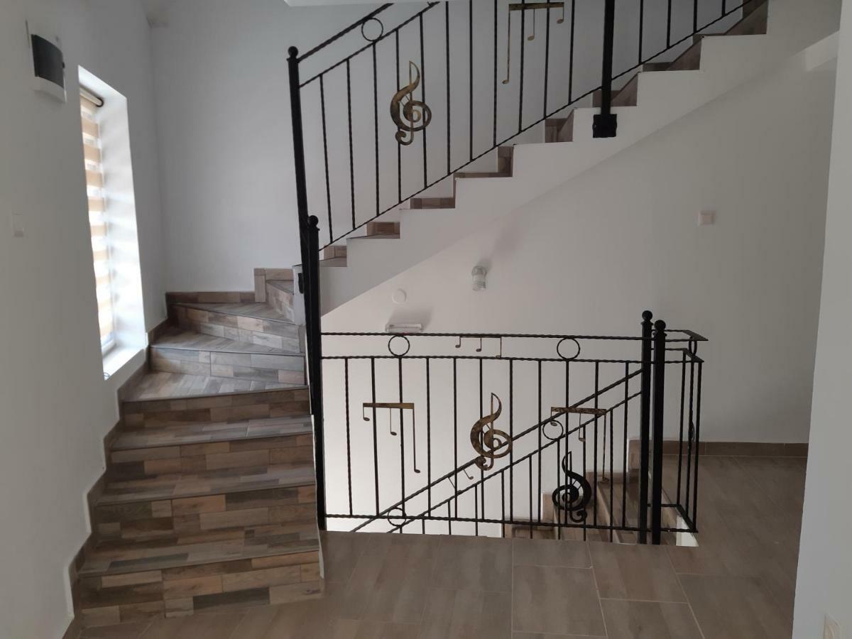 Casa Sky Apartment Orsova Luaran gambar
