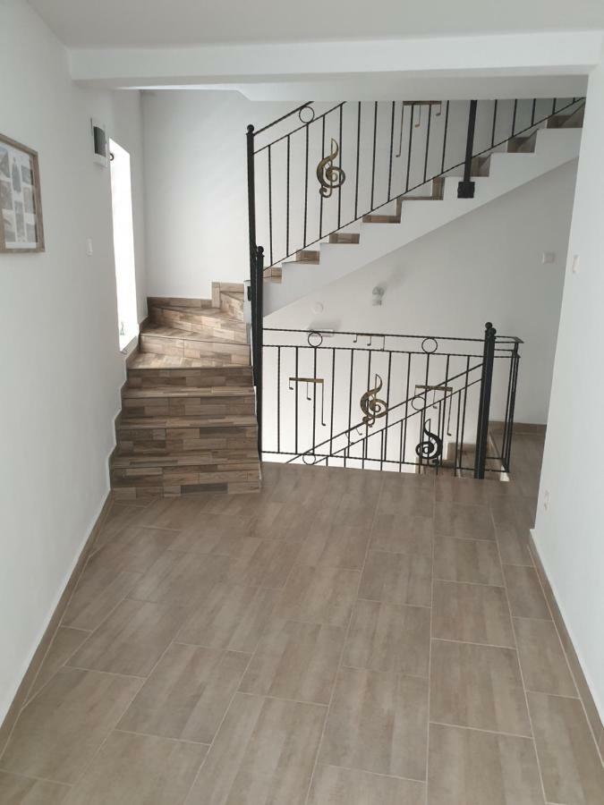 Casa Sky Apartment Orsova Luaran gambar
